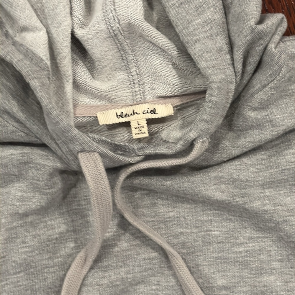 Sweatshirt Bundle - image 3